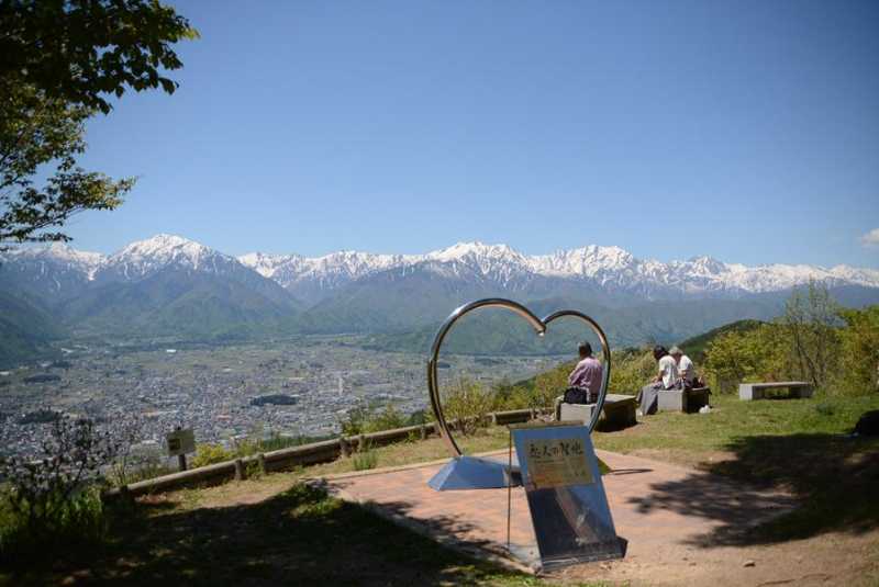 大町市内一望！鷹狩山展望台