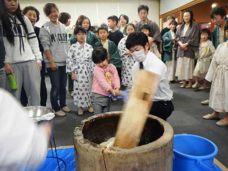 年末年始行事。1/1～3　宿泊者限定もちつき大会