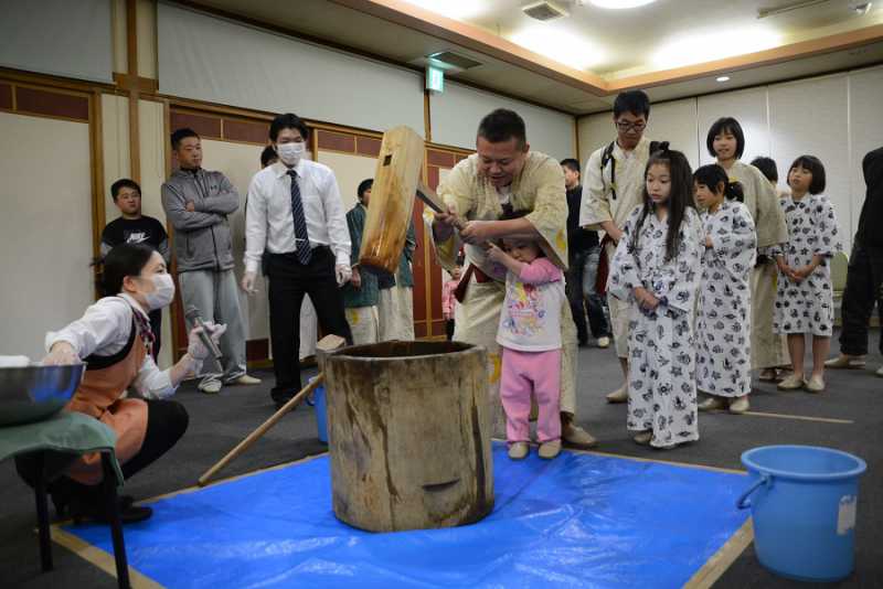 謹賀新年。1/1～3　宿泊者限定もちつき大会