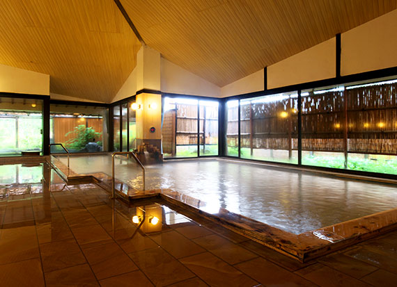 Wood tub hot spring ： Bath house