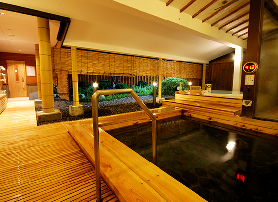 Wood tub hot spring ： Outdoor hot spring